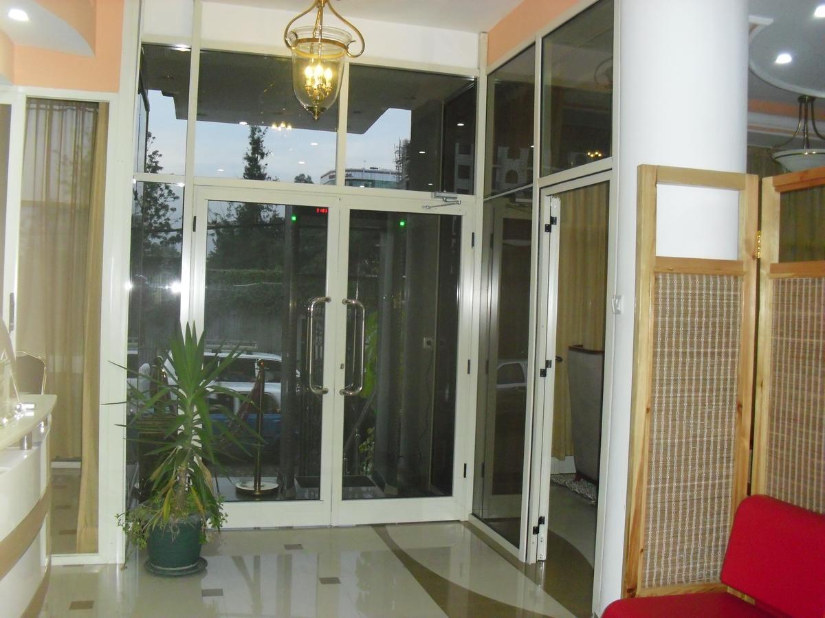 C Fun Addis Hotel ภายนอก รูปภาพ