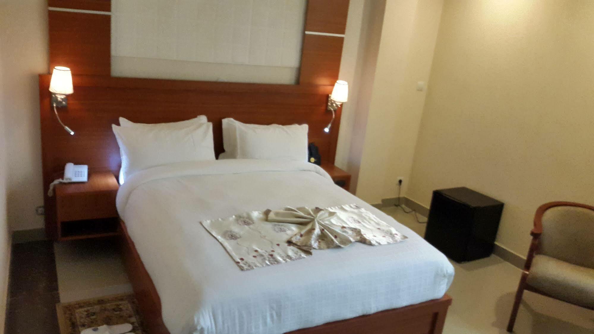 C Fun Addis Hotel ภายนอก รูปภาพ